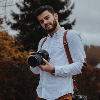 Portrait du photographe mariage et events Noé David.